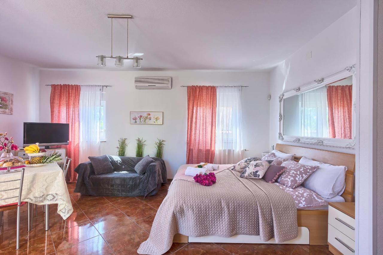פאז'אנה Villa Mihaela מראה חיצוני תמונה